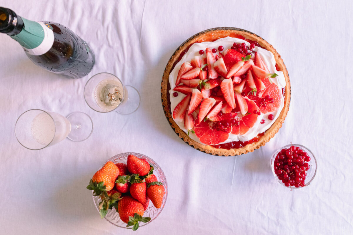 Tartaleta casera de fresas con nata (crema de leche)